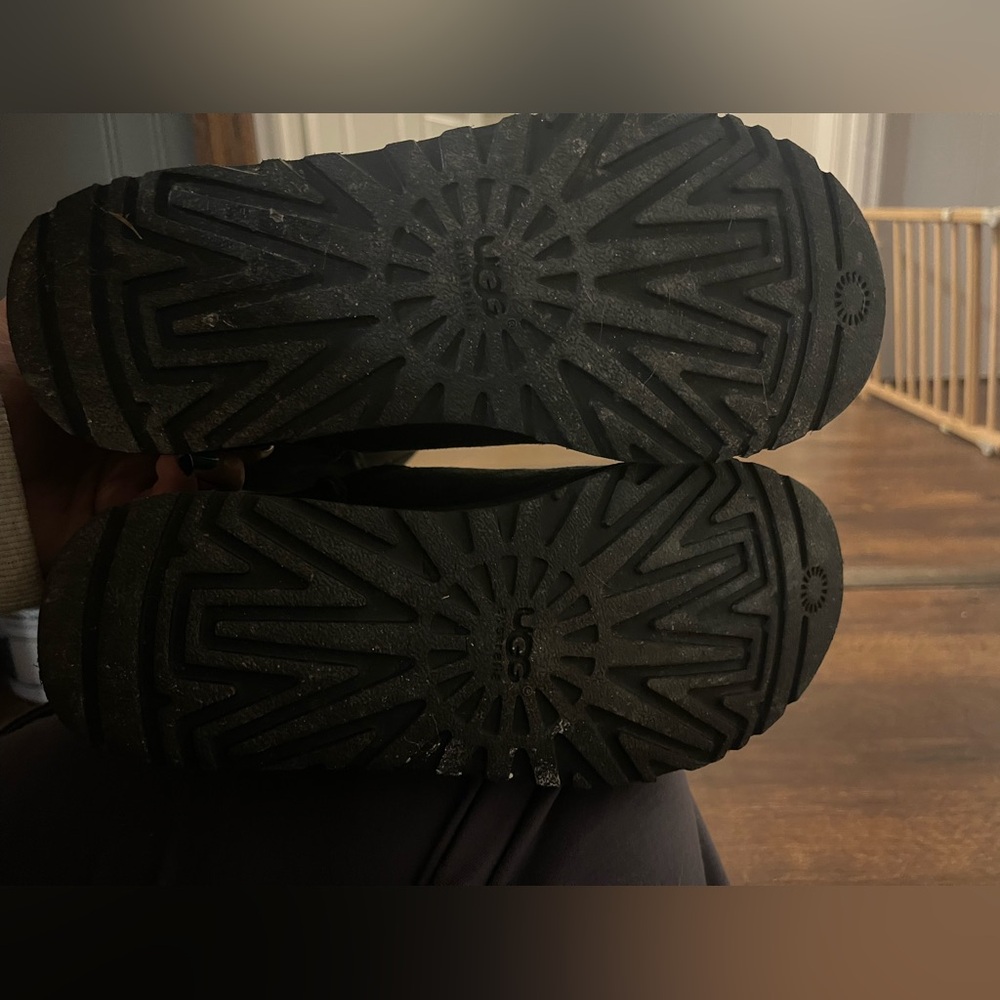 UGGs - Picture 4 of 4